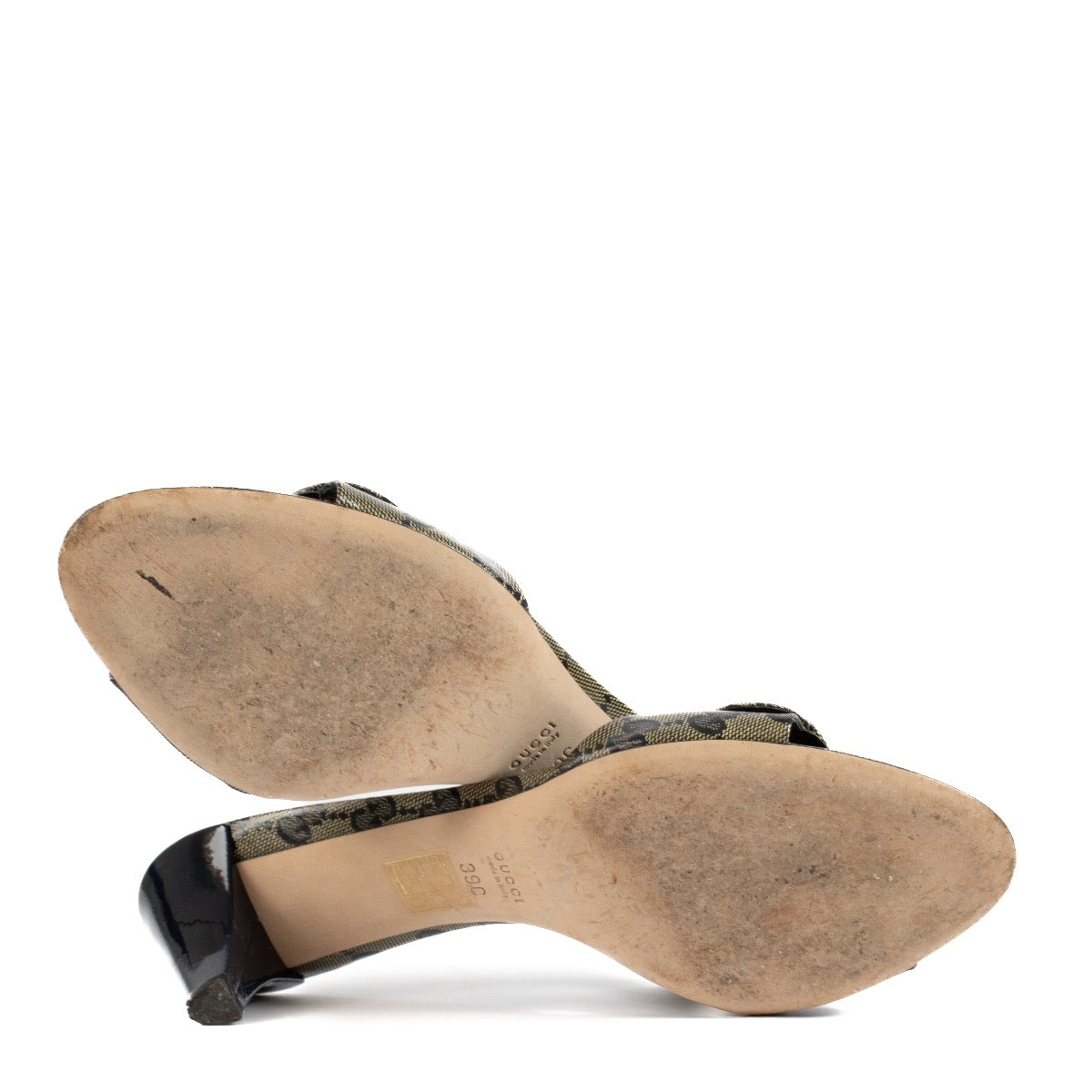 Shop safe online at Labellov in Antwerp, Brussels and Knokke this 100% authentic second hand Gucci Beig/Blue GG Crystal Mule Sandals - Size 39