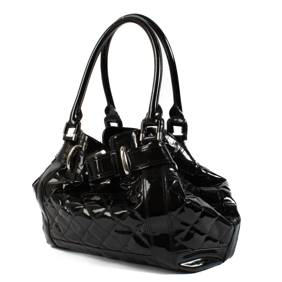 Shop safe online at Labellov in Antwerp, Brussels and Knokke this 100% authentic second hand Burberry Black Patent Leather Large Beaton Bag
