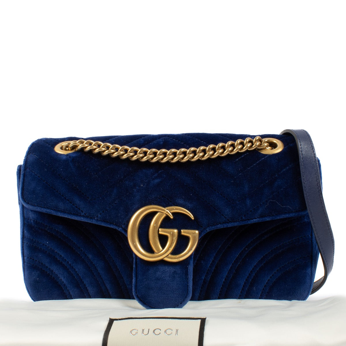 Shop safe online at Labellov in Antwerp, Brussels and Knokke this 100% authentic second hand Gucci Blue GG Marmont Small Crossbody. Veilig online tweedehands authentieke Gucci Blue GG Marmont Small Crossbody bij Labellov.