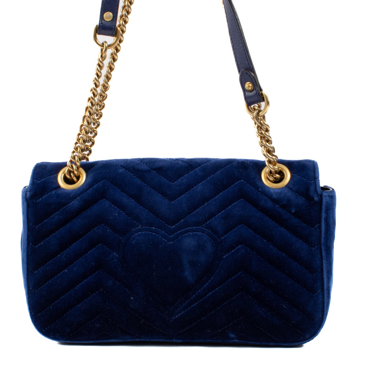 Shop safe online at Labellov in Antwerp, Brussels and Knokke this 100% authentic second hand Gucci Blue GG Marmont Small Crossbody. Veilig online tweedehands authentieke Gucci Blue GG Marmont Small Crossbody bij Labellov.