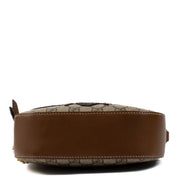 Shop safe online at Labellov in Antwerp, Brussels and Knokke this 100% authentic second hand Gucci GG Canvas Bee Crossbody Bag. Koop veilig tweedehands authentieke online Gucci GG Canvas Bee Crossbody Bag bij Labellov.