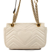 Shop safe online at Labellov in Antwerp, Brussels and Knokke these 100% authentic second hand Gucci White GG Marmont Mini Crossbody. Veilig online tweedehands authentieke Gucci White GG Marmont Mini handtas kopen bij Labellov.