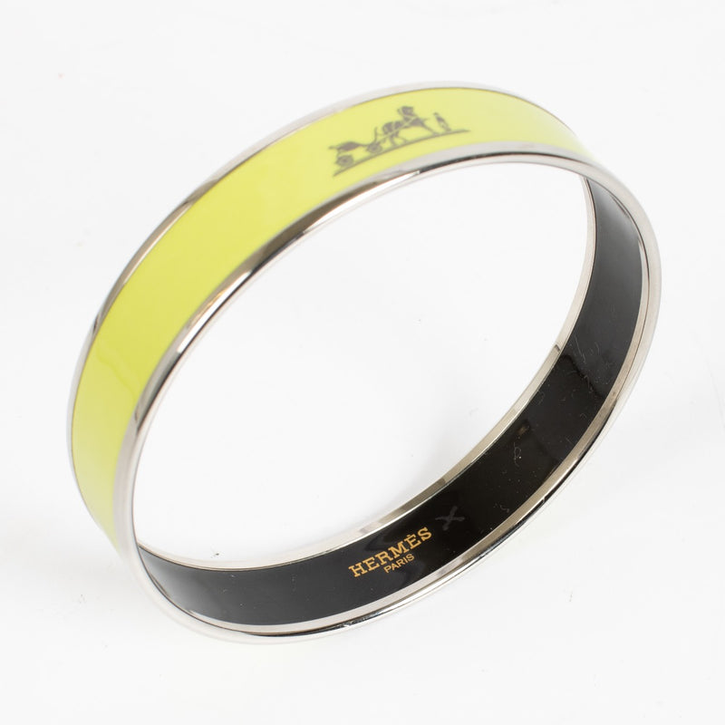 Authentic second-hand Hermès Green Enamel Caleche Bangle Bracelet - Size M on labellov.com
