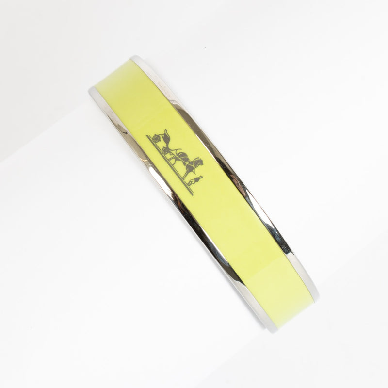 Authentic second-hand Hermès Green Enamel Caleche Bangle Bracelet - Size M on labellov.com