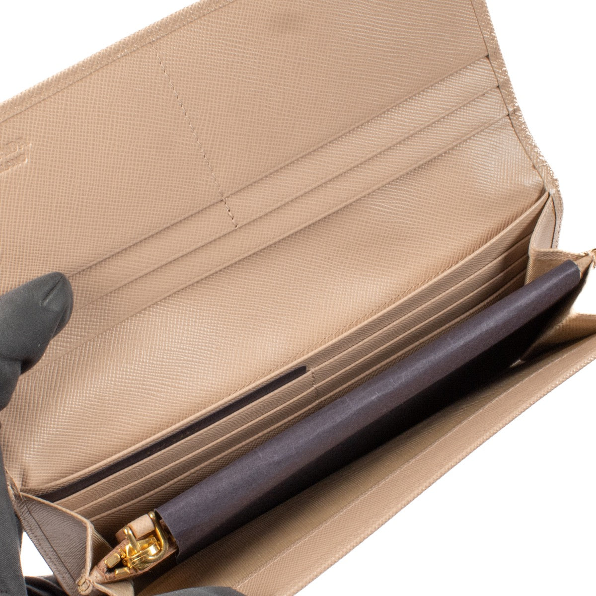 shop 100% authentic second hand Prada Pink Bow Wallet on Labellov.com