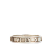 Shop safe online at Labellov in Antwerp, Brussels and Knokke this 100% authentic second hand Tiffany & Co Silver Roman Numeral Ring - size 55