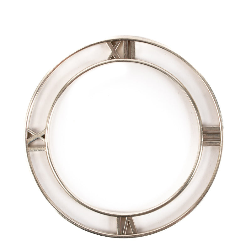 Shop safe online at Labellov in Antwerp, Brussels and Knokke this 100% authentic second hand Tiffany & Co. Silver Atlas Horizontal Roman Numeral Bracelet - Size 61