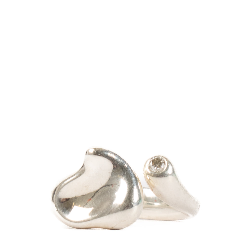 Shop safe online at Labellov in Antwerp, Brussels and Knokke this 100% authentic second hand Tiffany & Co Silver Elsa Peretti Diamond Full Heart Ring - size 53