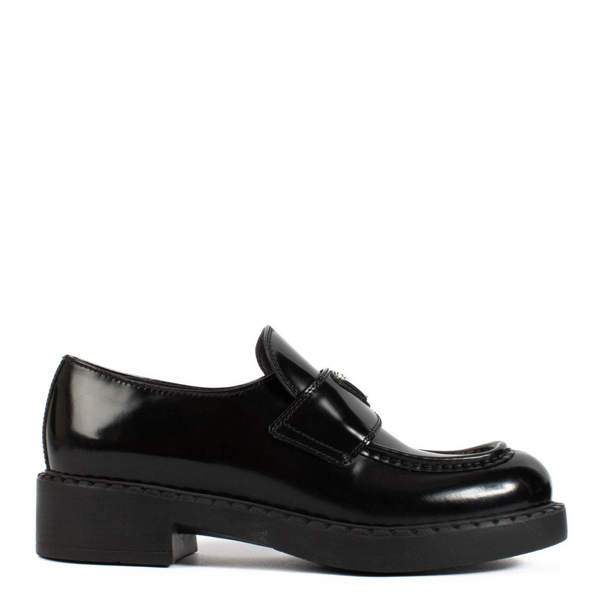 Shop safe online at Labellov in Antwerp, Brussels and Knokke this 100% authentic second hand Prada Black Brushed Leather Chocolate Loafers