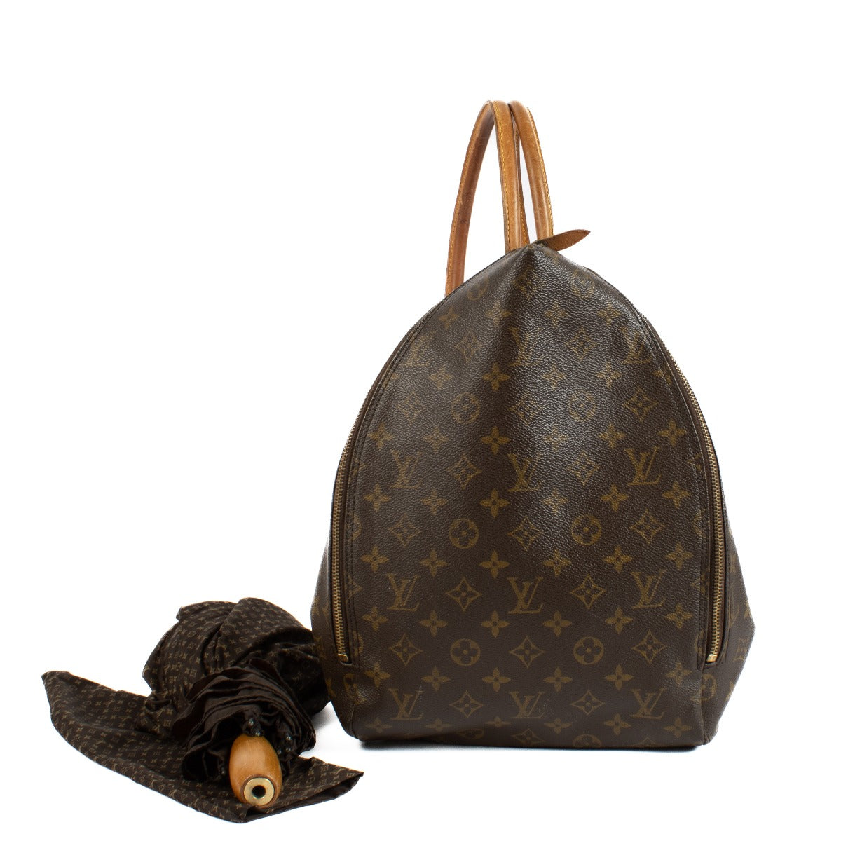 Shop safe online at Labellov in Antwerp, Brussels and Knokke this 100% authentic second hand Louis Vuitton Monogram Centenaire Sybilla Limited Edition Backpack