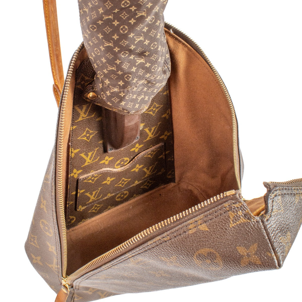 Shop safe online at Labellov in Antwerp, Brussels and Knokke this 100% authentic second hand Louis Vuitton Monogram Centenaire Sybilla Limited Edition Backpack