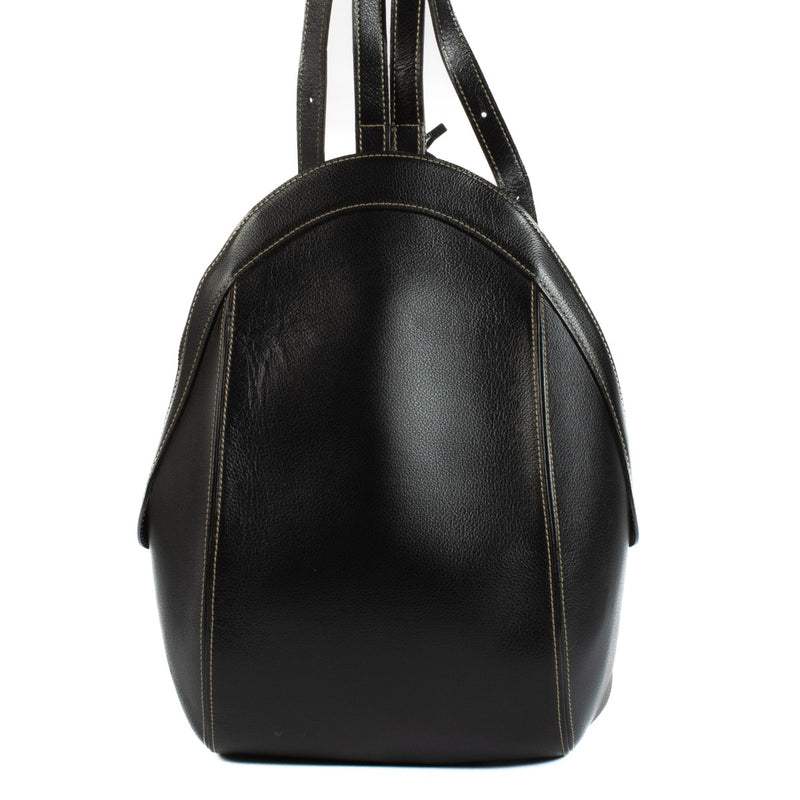 Shop safe online at Labellov in Antwerp, Brussels and Knokke this 100% authentic second hand Delvaux Black Amitie Backpack