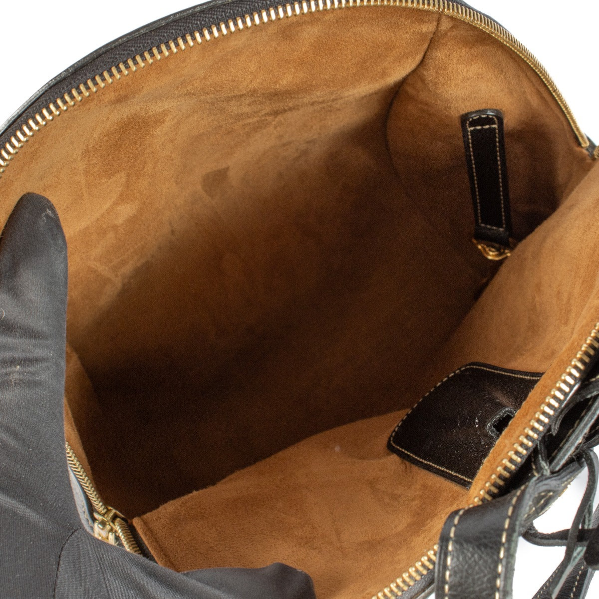 Shop safe online at Labellov in Antwerp, Brussels and Knokke this 100% authentic second hand Delvaux Black Amitie Backpack