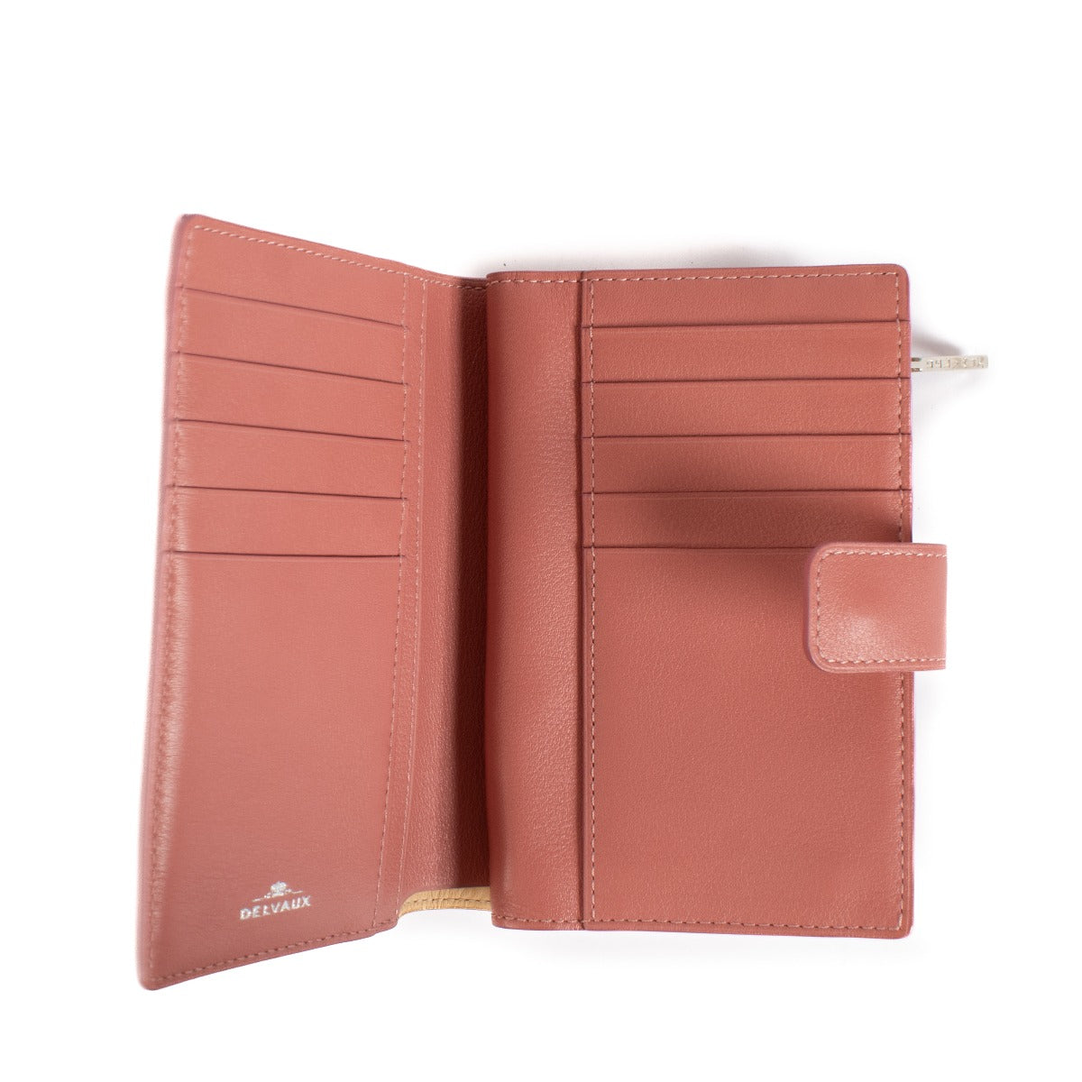Shop safe online at Labellov in Antwerp, Brussels and Knokke this 100% authentic second hand Delvaux Pink Wallet