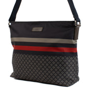 Gucci Blue Web Nylon Messenger Bag aan de beste prijs bij Labellov tweedehands luxe in Antwerpen en Knokke. Wij kopen en verkopen uw tassen aan de beste prijs.