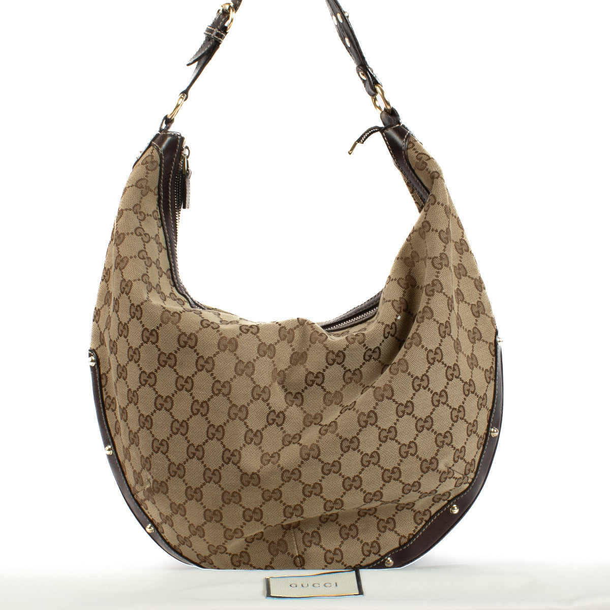 Koop uw authentieke designer Gucci GG Canvas Hobo Bag aan de beste prijs bij Labellov tweedehands luxe winkel in Antwerpen en Knokke