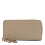 Shop safe online at Labellov in Antwerp, Brussels and Knokke this 100% authentic second hand Louis Vuitton Grey Monogram Zippy Wallet