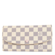 Shop safe online at Labellov in Antwerp, Brussels and Knokke this 100% authentic second hand Louis Vuitton Damier Azur Emilie Wallet
