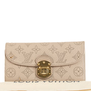 Shop safe online at Labellov in Antwerp, Brussels and Knokke this 100% authentic second hand Louis Vuitton Pink Monogram Amelia Wallet