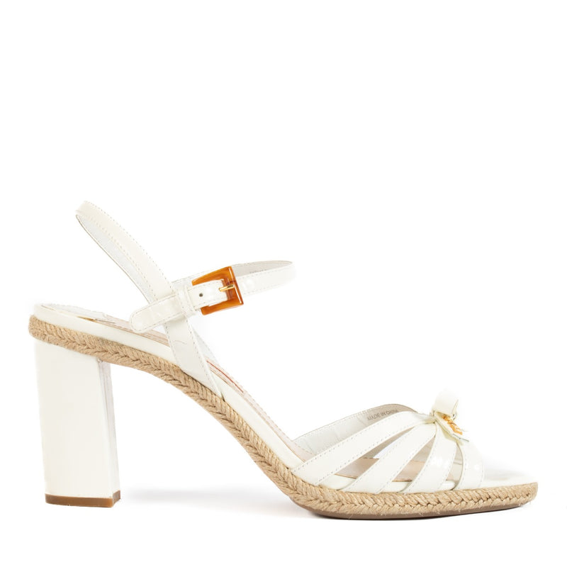 Shop safe online at Labellov in Antwerp, Brussels and Knokke this 100% authentic second hand Prada White Heels - Size 38