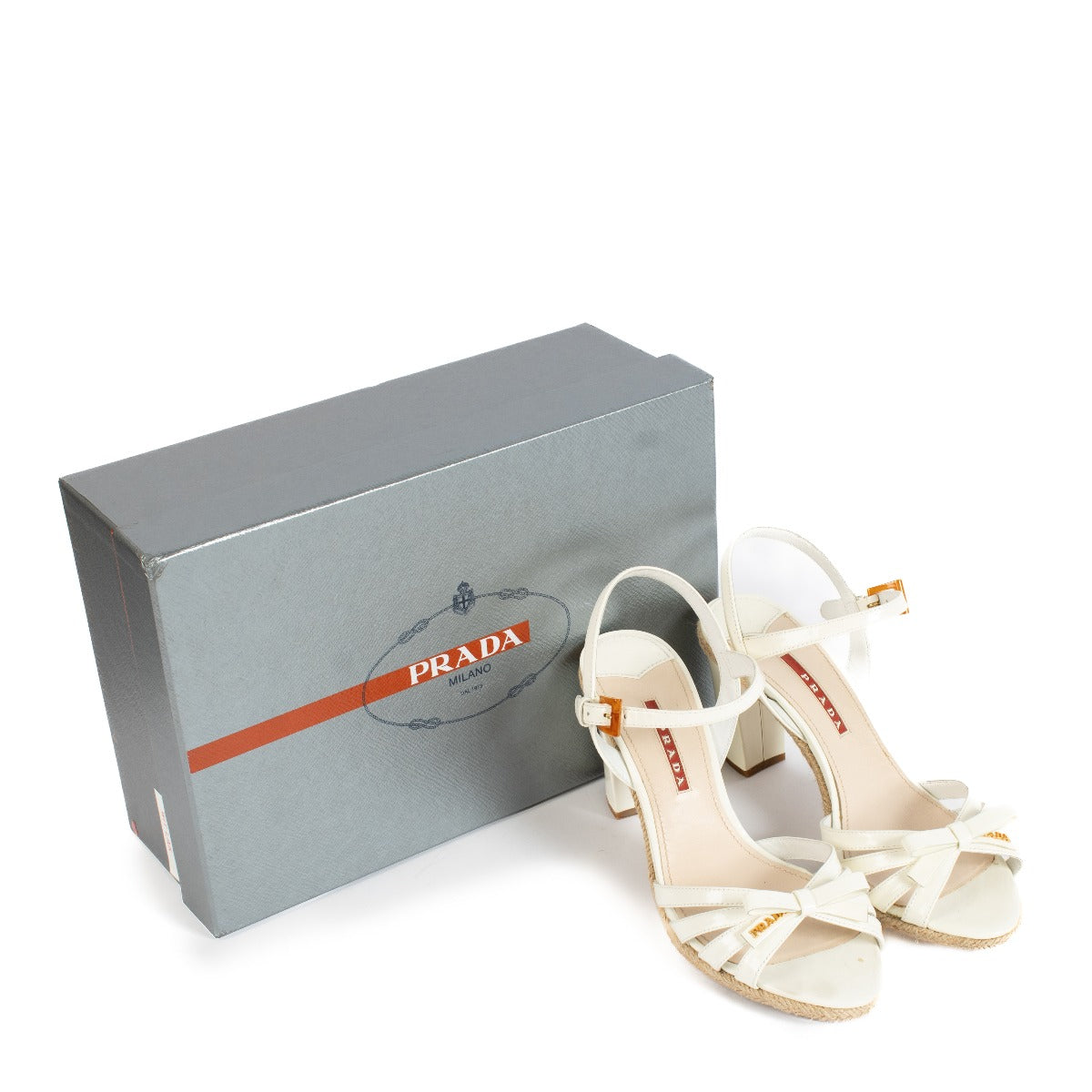 Shop safe online at Labellov in Antwerp, Brussels and Knokke this 100% authentic second hand Prada White Heels - Size 38