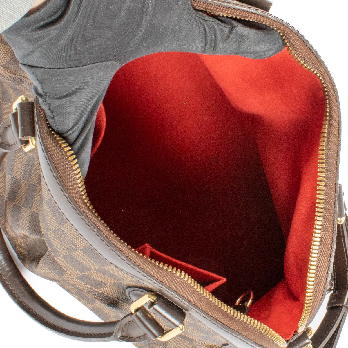 Shop safe online at Labellov in Antwerp, Brussels and Knokke this 100% authentic second hand Louis Vuitton Damier Ebene Trevi PM Shoulder Bag