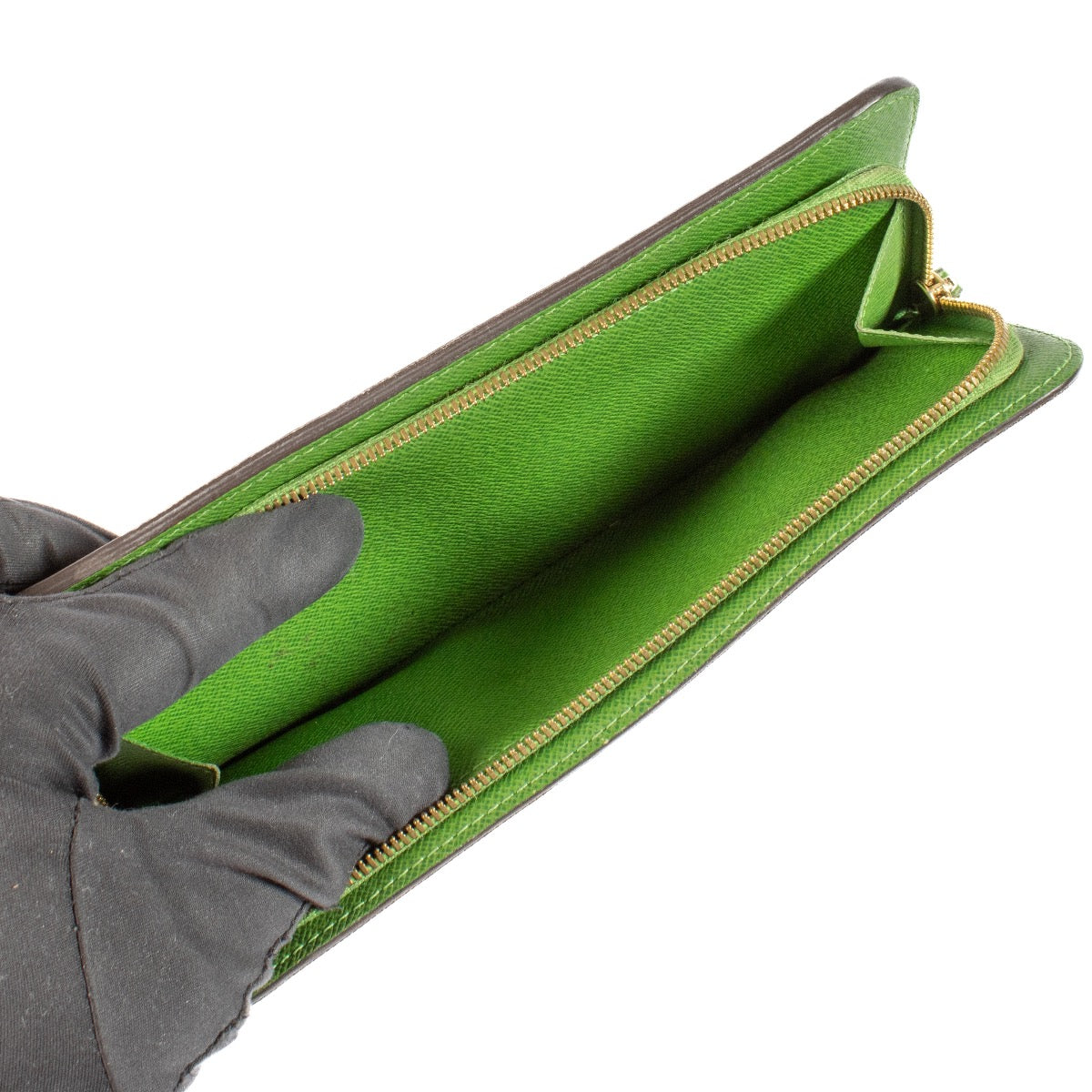 Shop safe online at Labellov in Antwerp, Brussels and Knokke this 100% authentic second hand Louis Vuitton Monogram Green Insolite En Toile Wallet