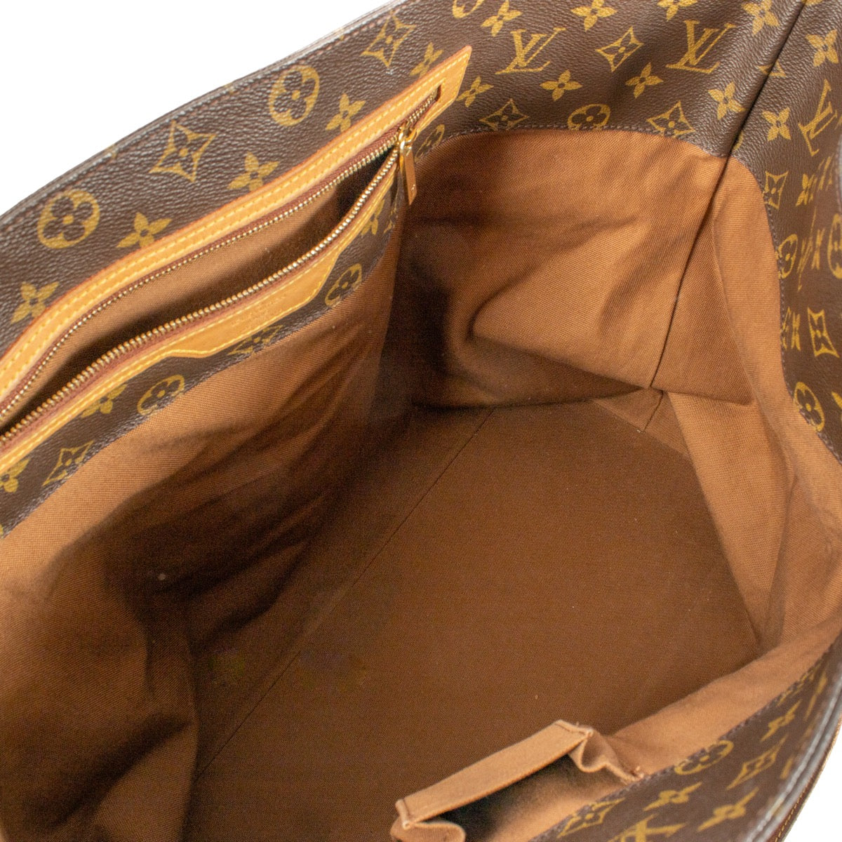 Shop safe online at Labellov in Antwerp, Brussels and Knokke this 100% authentic second hand Louis Vuitton Monogram Canvas Piano GM Travel Bag