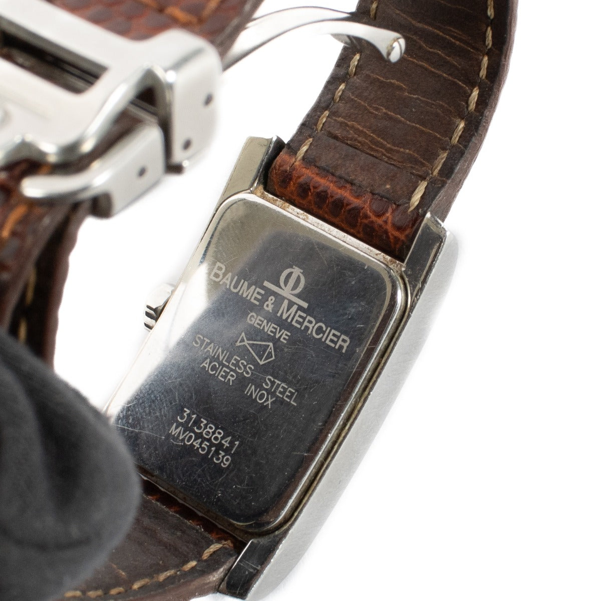 Shop safe online at Labellov in Antwerp, Brussels and Knokke this 100% authentic second hand Baume et Mercier Hampton Stainless Steel Watch