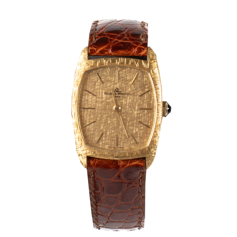 Shop safe online at Labellov in Antwerp, Brussels and Knokke this 100% authentic second hand Baume et Mercier Gold Tonneau Watch
