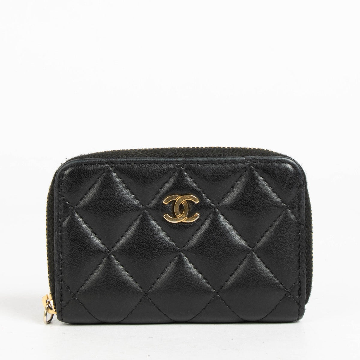 Authentic pre-loved Chanel Black Classic Zipped Card Holder Wallet on Labellov.com