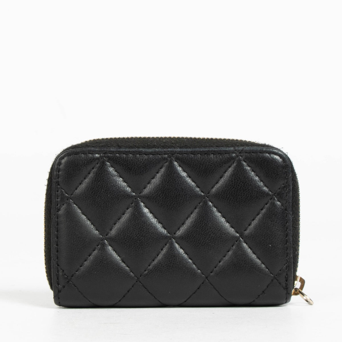 Authentic pre-loved Chanel Black Classic Zipped Card Holder Wallet on Labellov.com