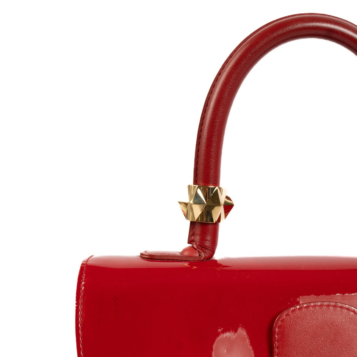 Shop safe online at Labellov in Antwerp, Brussels and Knokke this 100% authentic second hand Delvaux Gold Studded Bag Ring