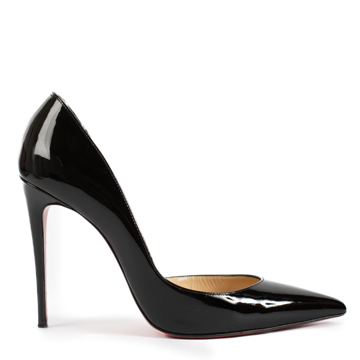 Shop safe online at Labellov in Antwerp, Brussels and Knokke this 100% authentic second hand Christian Louboutin Black Patent Heels - Size 39