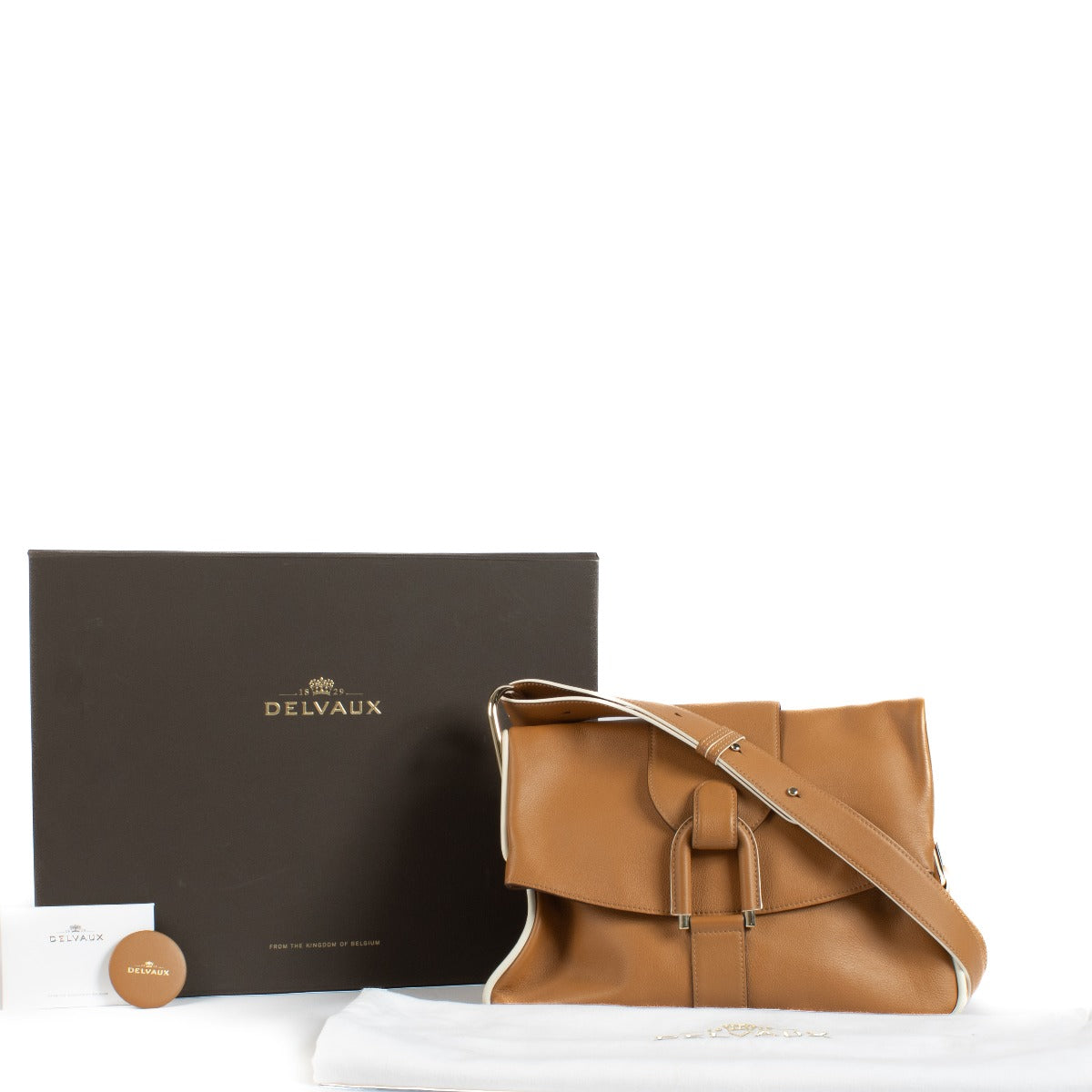 Shop safe online at Labellov in Antwerp, Brussels and Knokke this 100% authentic second hand Delvaux Vegetal/Ivory Givry Borderline Bag