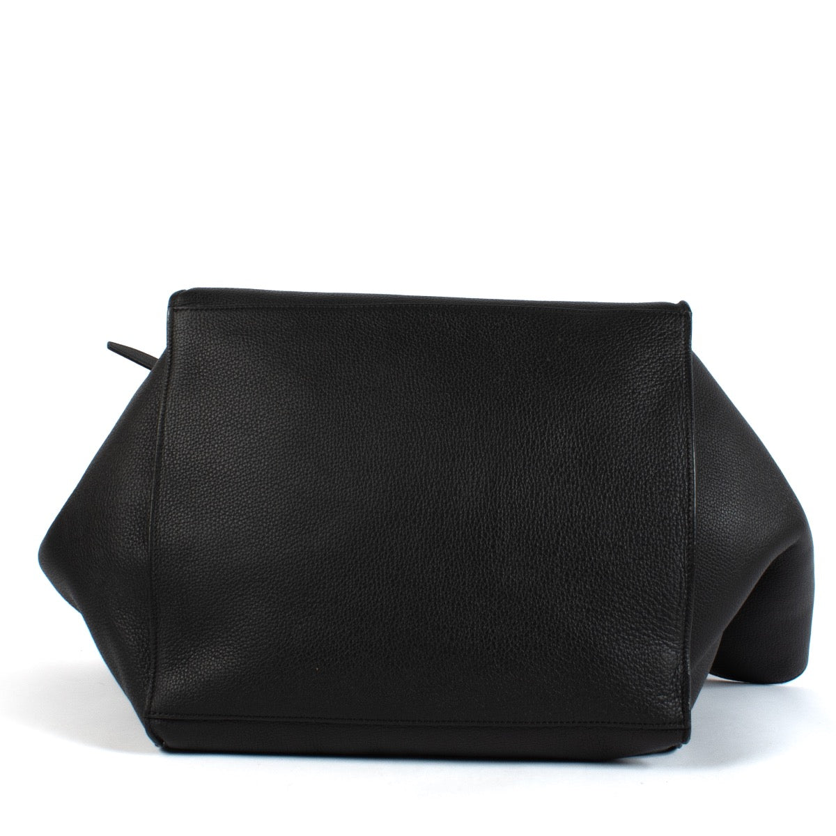 Celine Black Leather Big Shopper Bag for the best price at Labellov secondhand luxury in Antwerp and Knokke. Koop en verkoop steeds aan de beste voorwaarden.