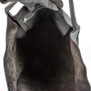 Celine Black Leather Big Shopper Bag for the best price at Labellov secondhand luxury in Antwerp and Knokke. Koop en verkoop steeds aan de beste voorwaarden.