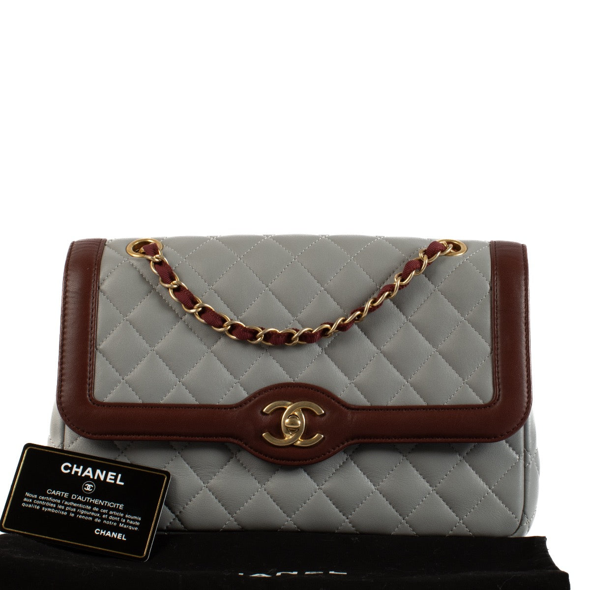 Shop safe online at Labellov in Antwerp, Brussels and Knokke this 100% authentic second hand Chanel Grey Burgundy Medium Classic 11.12 Bag