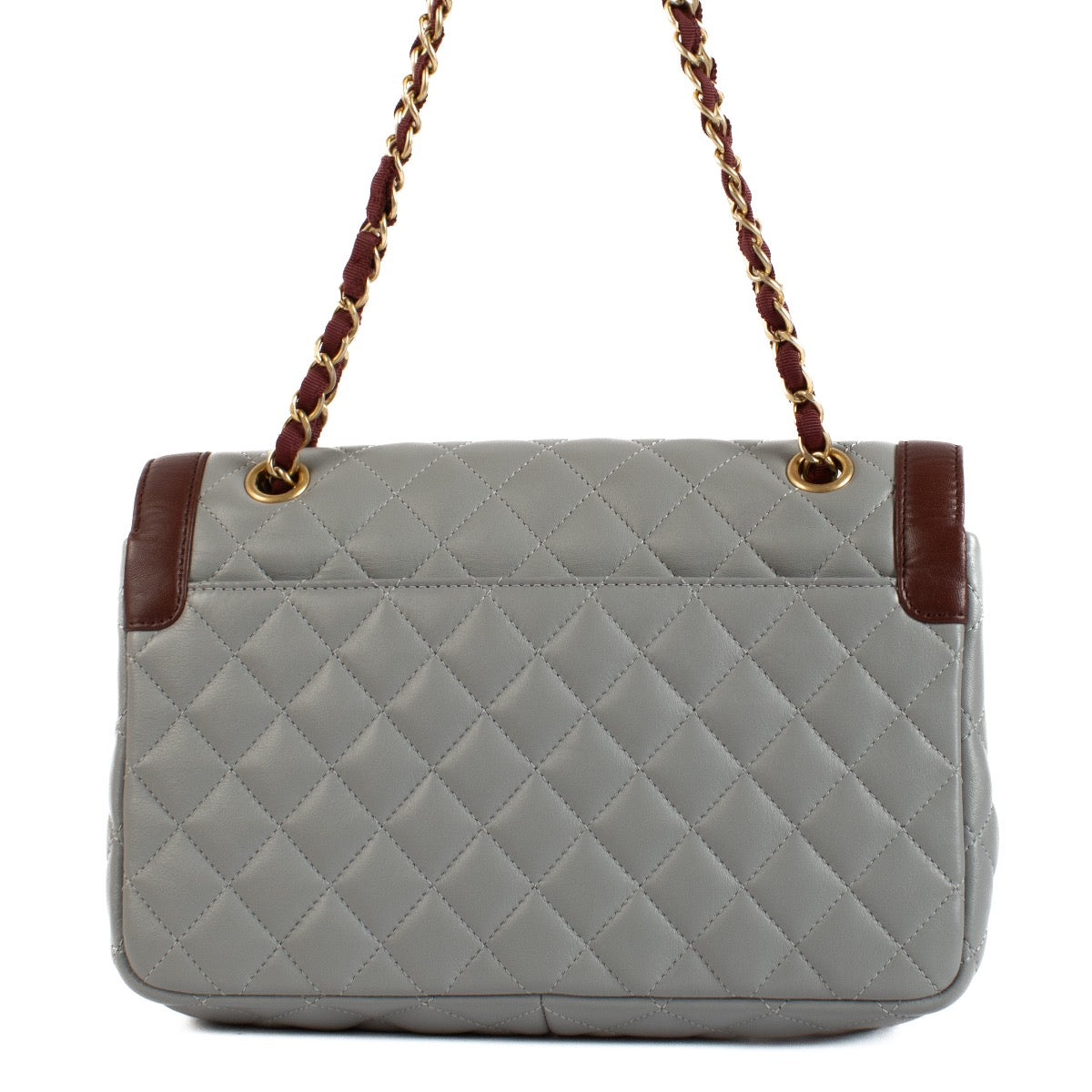 Shop safe online at Labellov in Antwerp, Brussels and Knokke this 100% authentic second hand Chanel Grey Burgundy Medium Classic 11.12 Bag