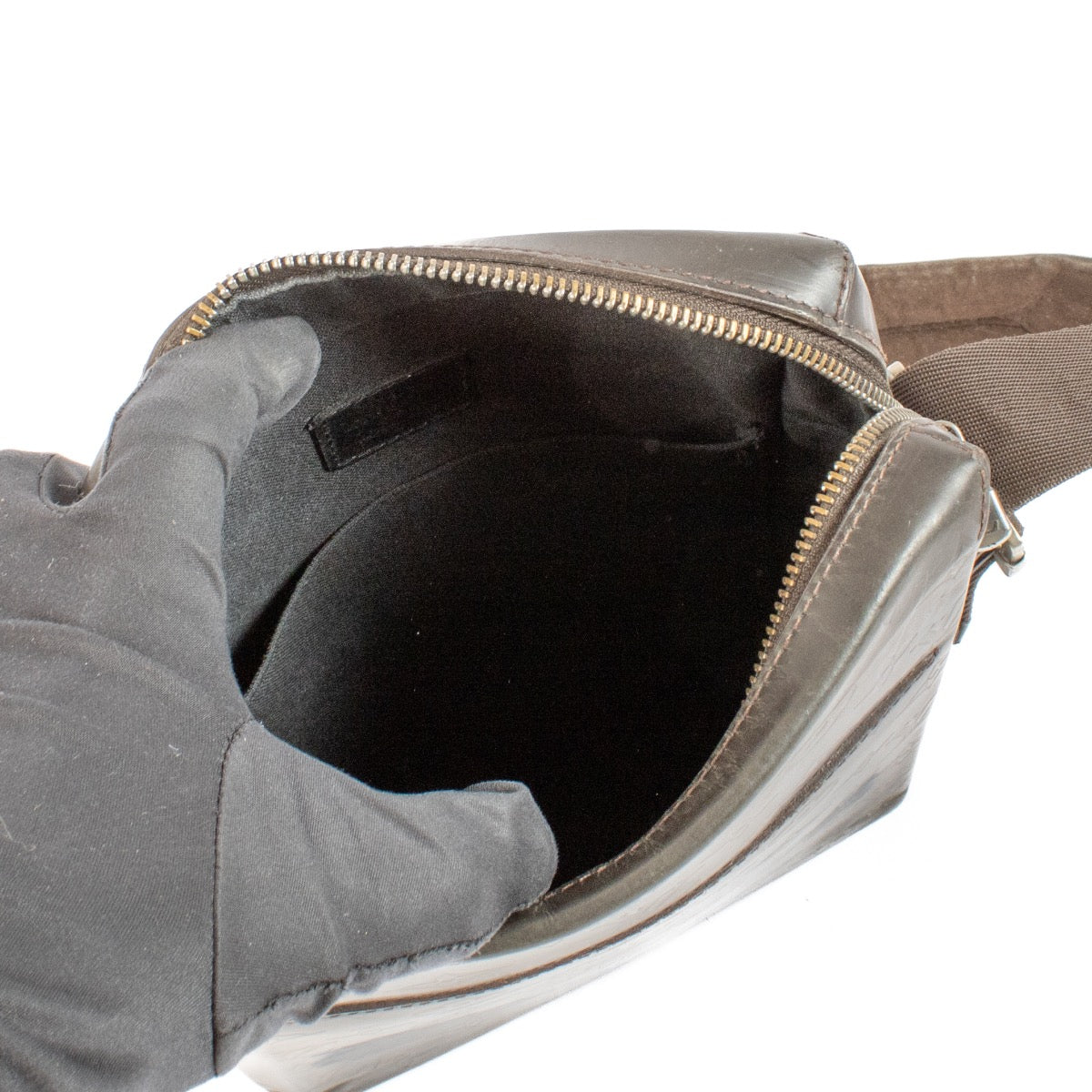 acheter en ligne seconde main Louis Vuitton Monogram Glace Bobby Messenger Bag. koop veilig online jou 2dehands Louis Vuitton Monogram Glace Bobby Messenger Bag acheter en linge seconde main Louis Vuitton Monogram Glace Bobby Messenger Bag.