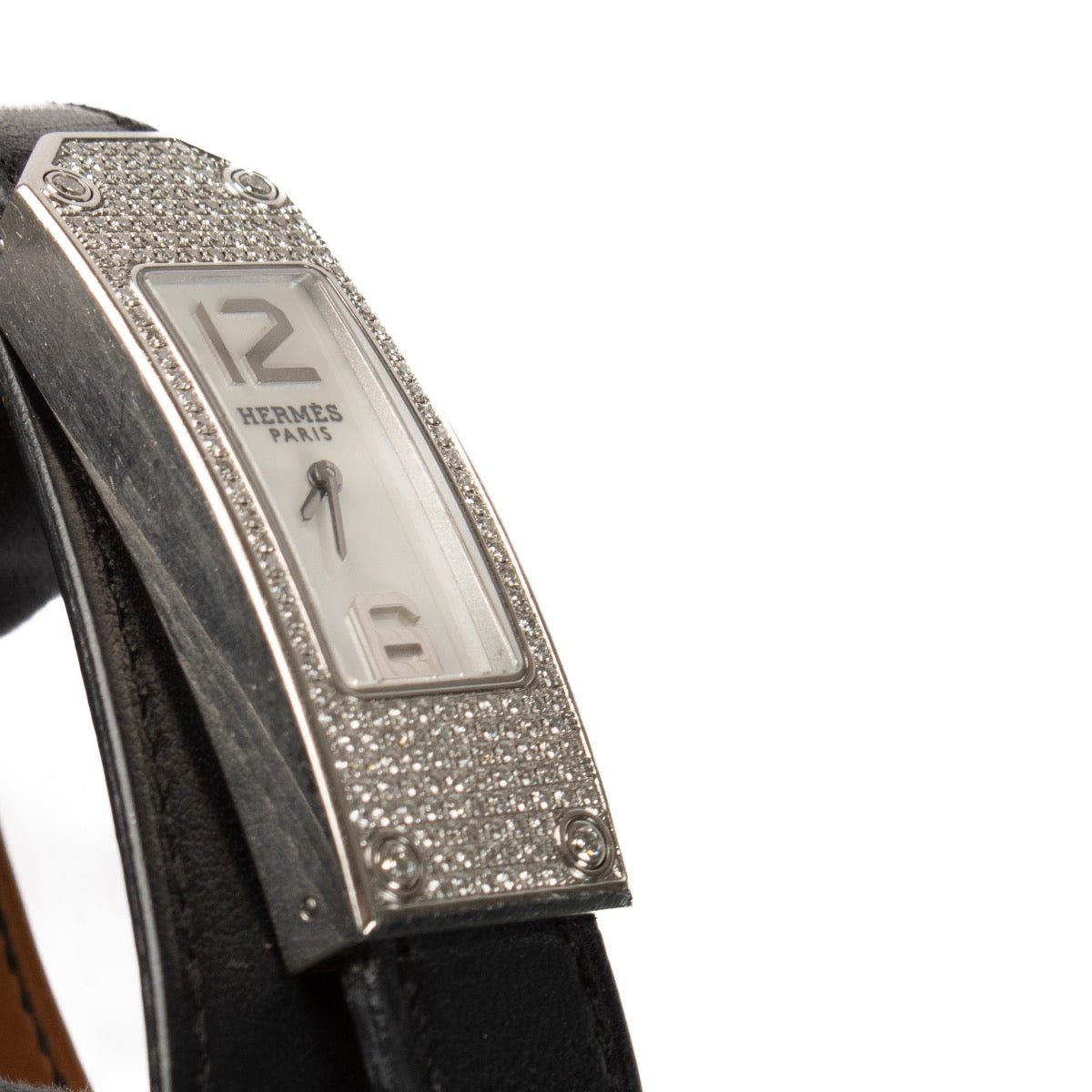Shop safe online at Labellov in Antwerp, Brussels and Knokke this 100% authentic second hand Hermès Black Kelly 2 Double Strap Diamonds Watch