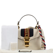 Shop safe online at Labellov in Antwerp, Brussels and Knokke this 100% authentic second hand Gucci White Sylvie Mini Crossbody Bag