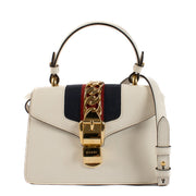 Shop safe online at Labellov in Antwerp, Brussels and Knokke this 100% authentic second hand Gucci White Sylvie Mini Crossbody Bag