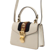 Shop safe online at Labellov in Antwerp, Brussels and Knokke this 100% authentic second hand Gucci White Sylvie Mini Crossbody Bag