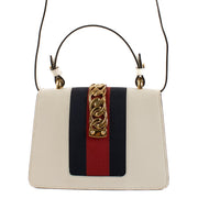 Shop safe online at Labellov in Antwerp, Brussels and Knokke this 100% authentic second hand Gucci White Sylvie Mini Crossbody Bag