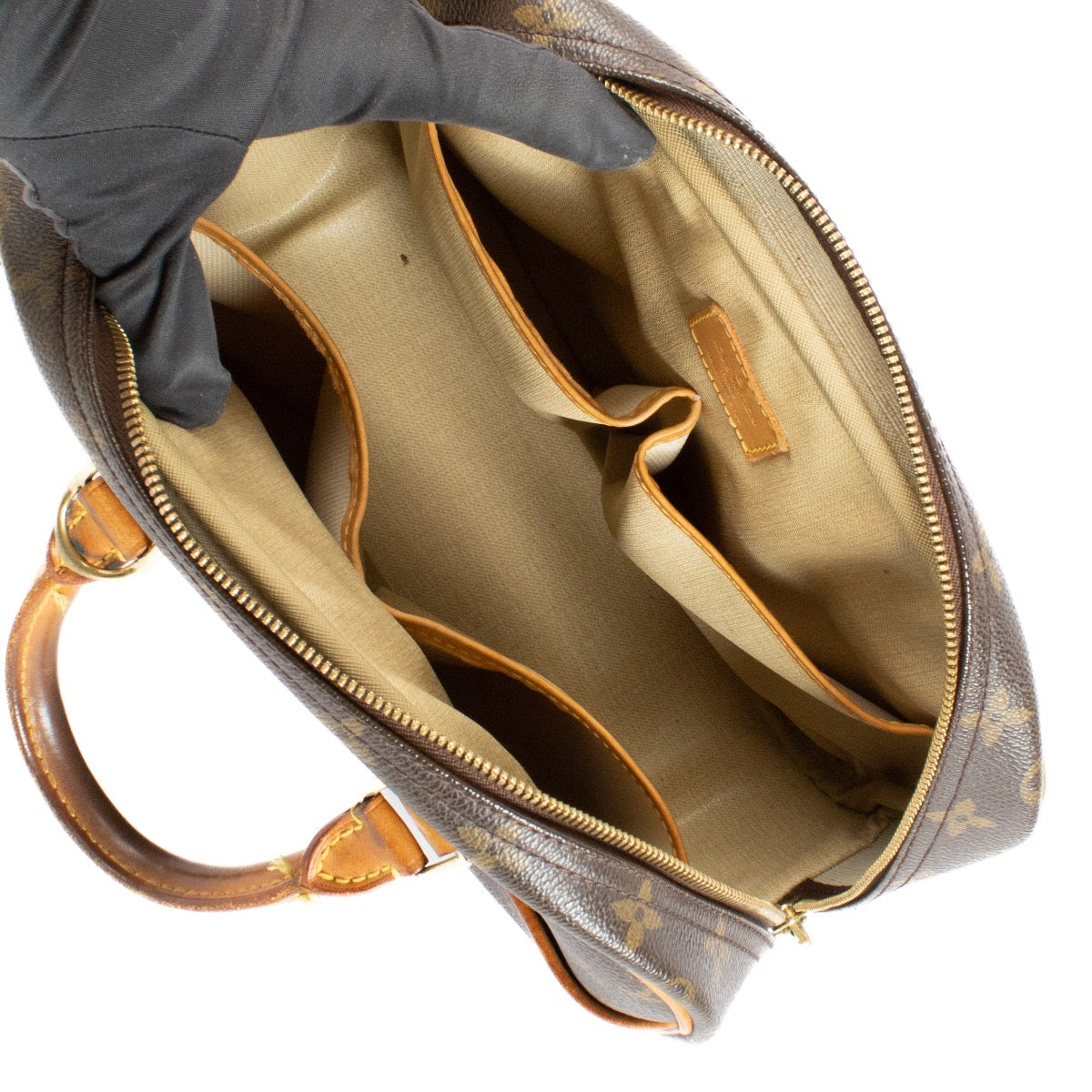 Shop safe online at Labellov in Antwerp, Brussels and Knokke this 100% authentic second hand Louis Vuitton Monogram Trouville Top Handle Bag