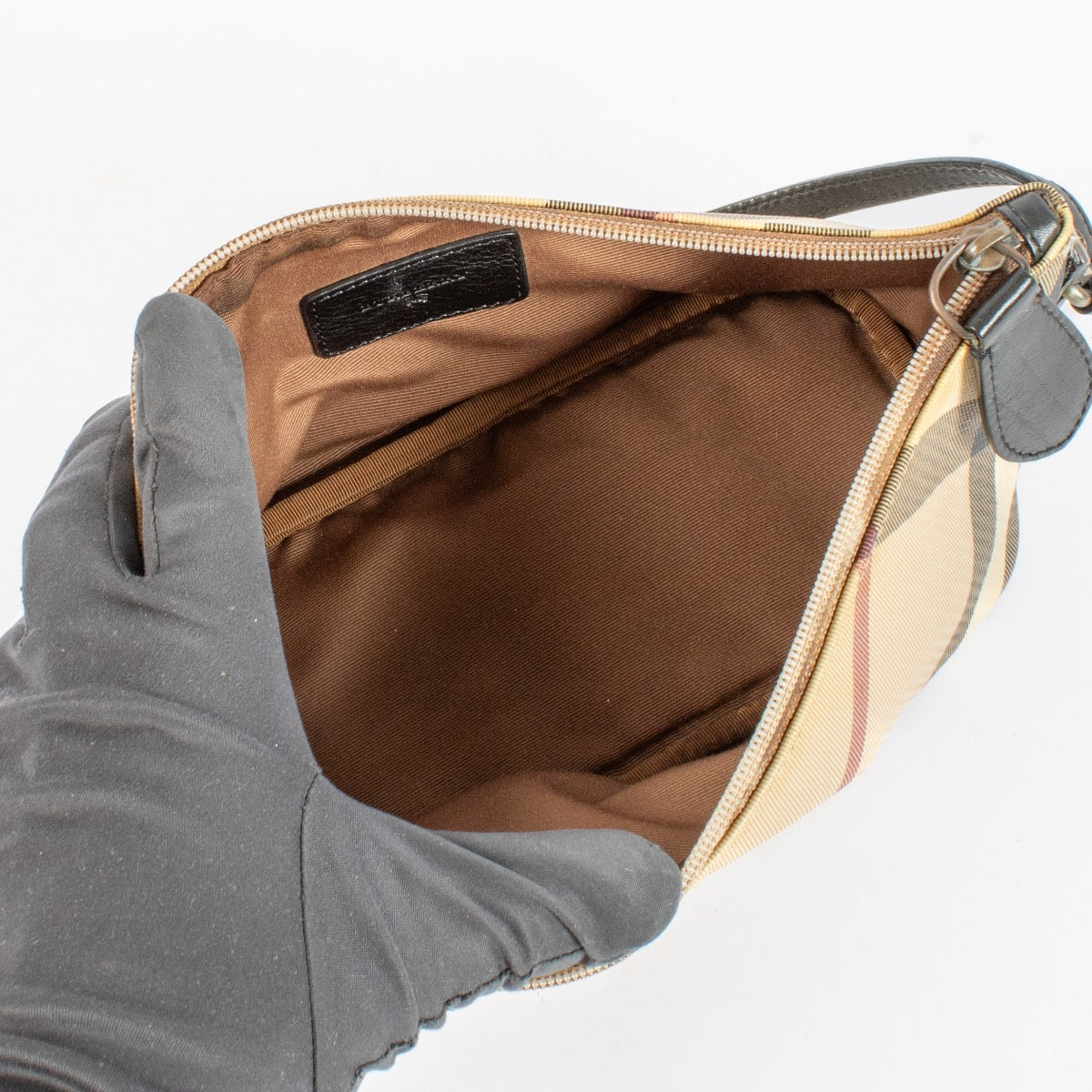 Shop 100% authentic secondhand Burberry Nova Check Baguette Bag on Labellov.com