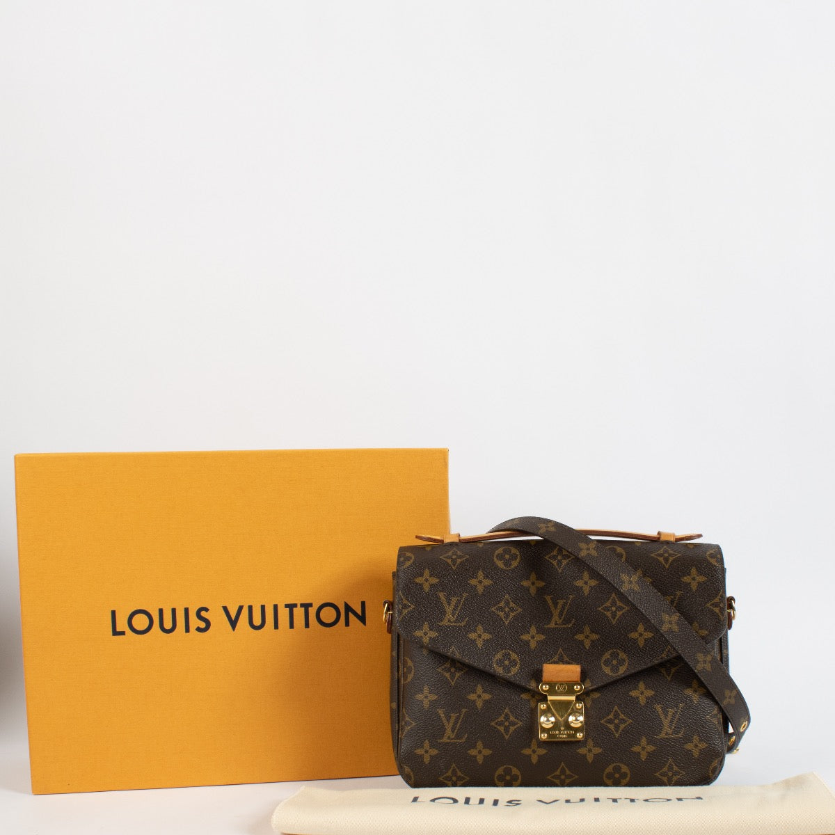 Shop 100% authentic secondhand Louis Vuitton Monogram Pochette Métis on Labellov.com