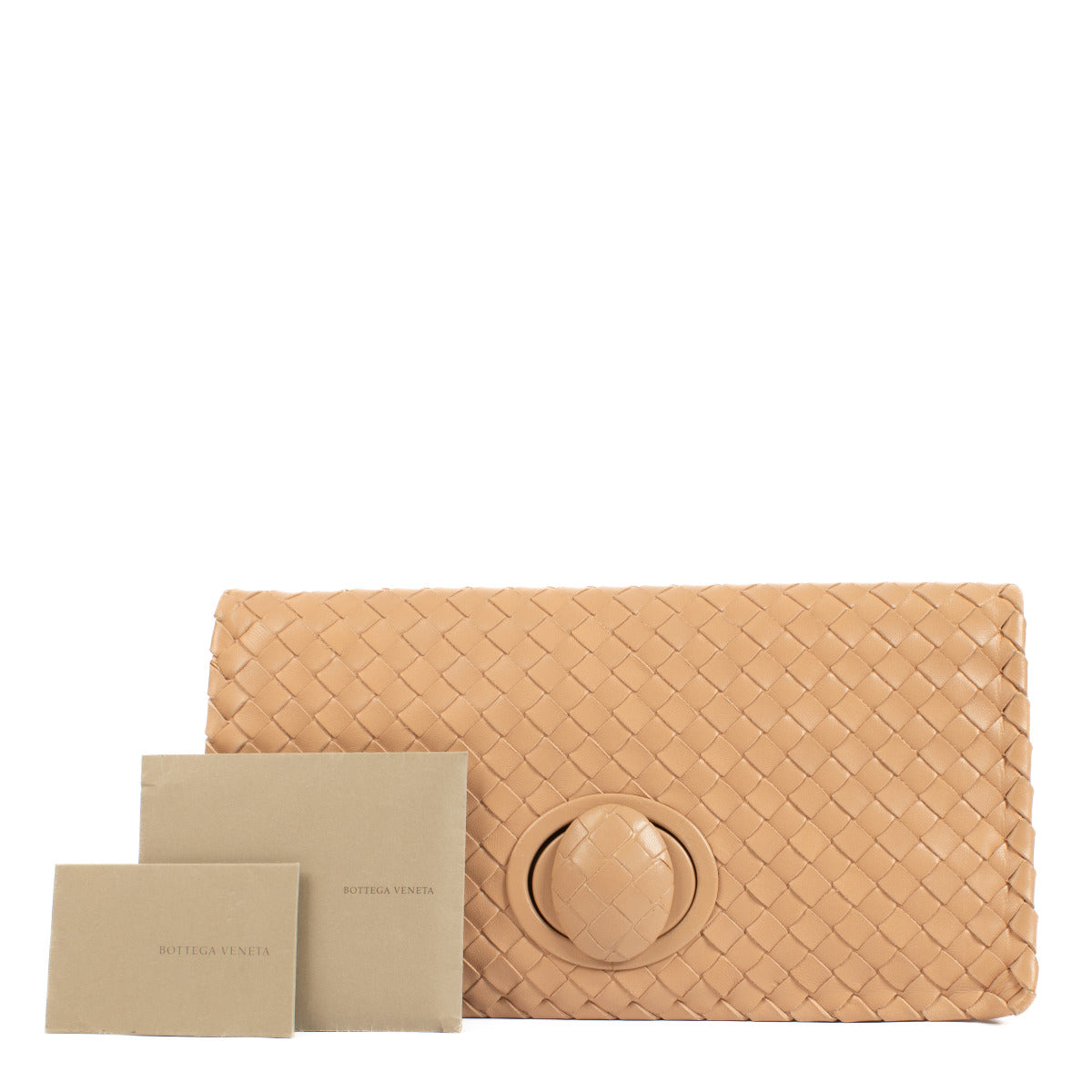 Bottega Veneta Beige Intrecciato Fold Clutch for the best price at Labellov secondhand luxury in Antwerp and Knokke.