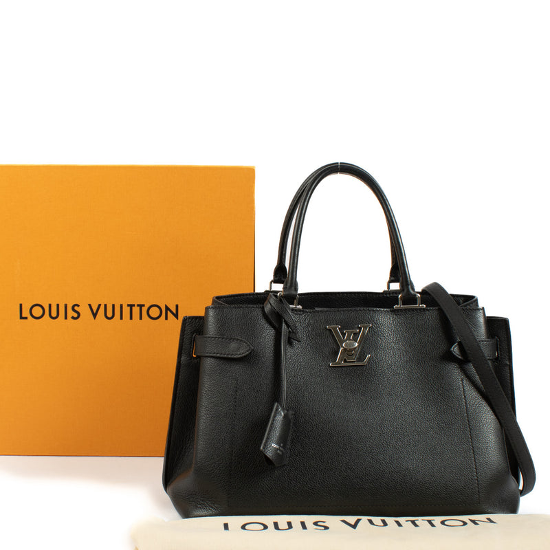 Koop en verkoop uw tweedehands luxe in Antwerpen en Knokke. We buy and sell your bags for the best price.